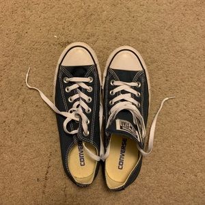 Size 7 blue women’s converse